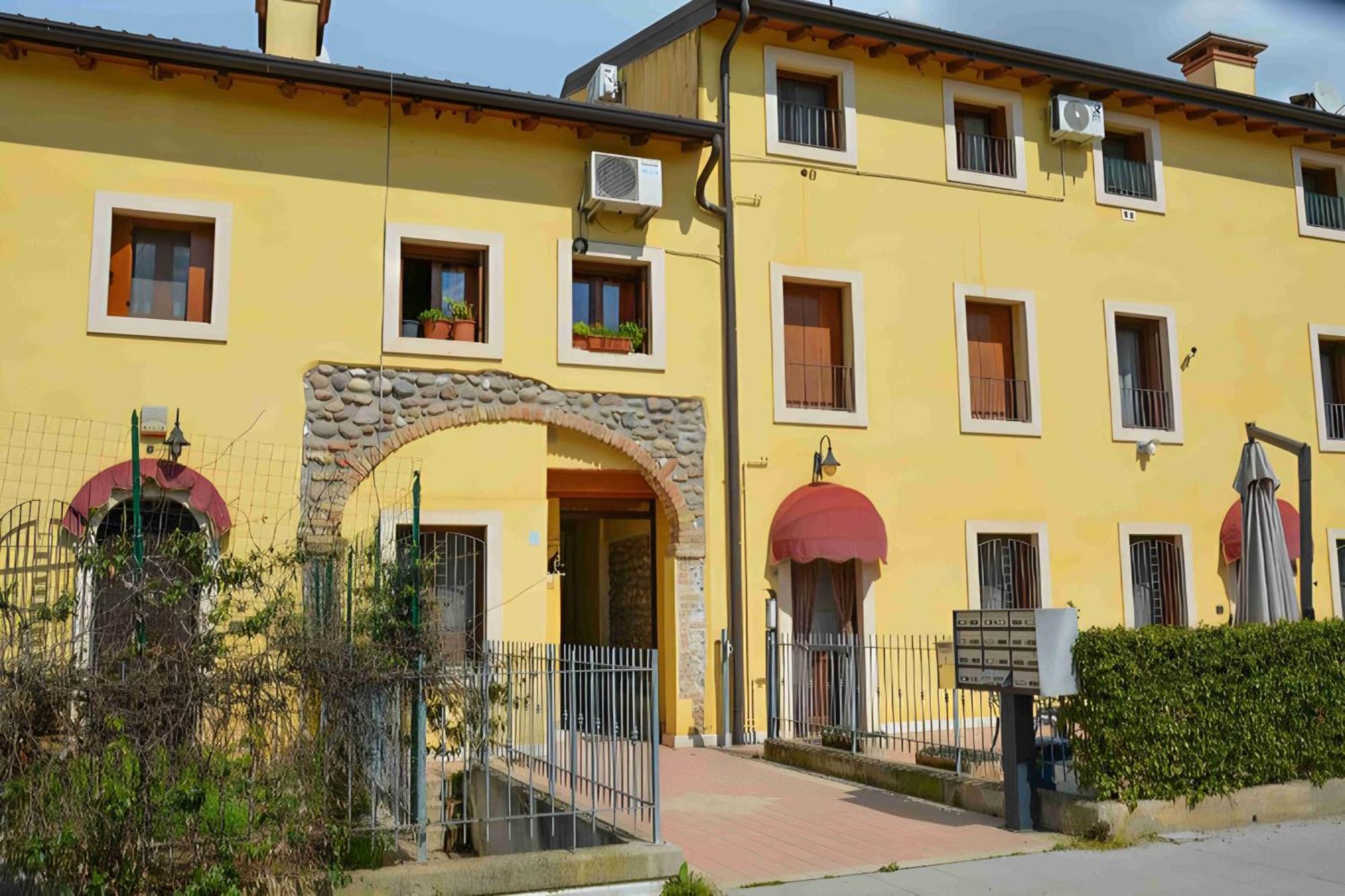 Casa Vacanze Raggio Di Sole Daire Valeggio sul Mincio Dış mekan fotoğraf